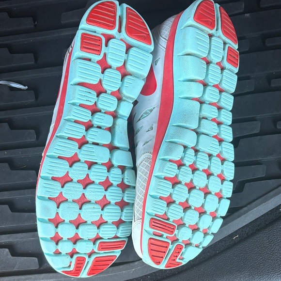 Nike Women's Red and White Athletic Shoes - Picture 3 of 3